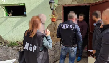Заволодіння близько 1,2 мільйонами гривень шляхом шахрайства — поліцейський постане перед судом